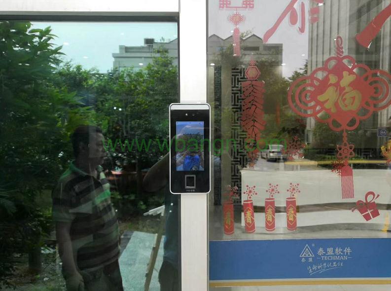 广汉自动感应玻璃门,指纹门禁系统安装维修公司 地弹玻璃门 第3张